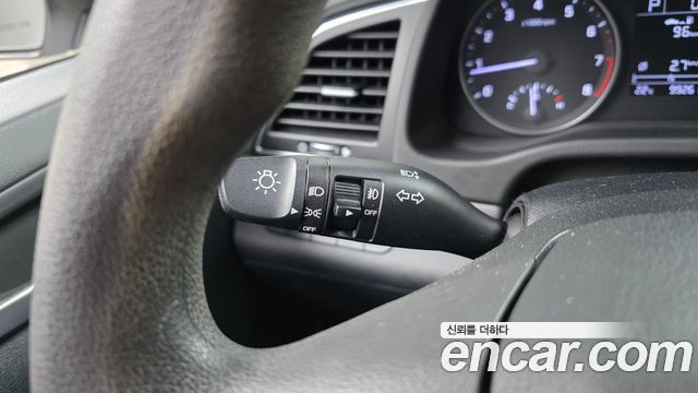 Hyundai AVANTE 2016 — photo 30