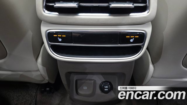 Genesis GV80 2023 — photo 32
