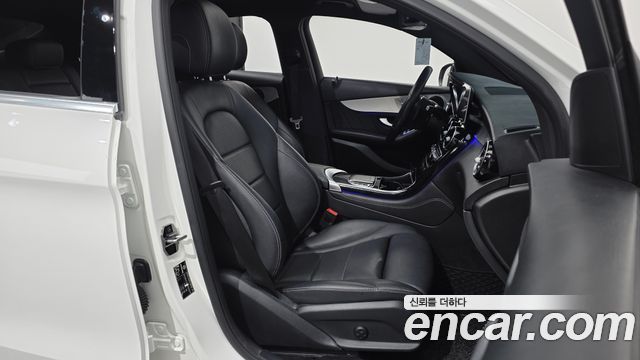 Mercedes-Benz GLC-Class 2020 — photo 16