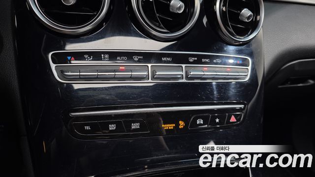 Mercedes-Benz GLC-Class 2020 — photo 32