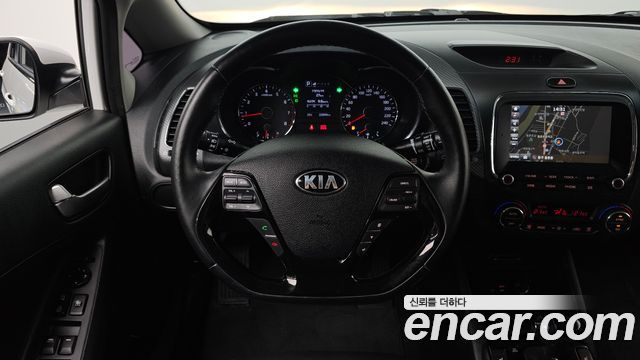 Kia K3 2017 — photo 18