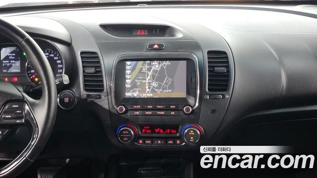 Kia K3 2017 — photo 20