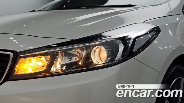 Kia K3 2017 — photo 8