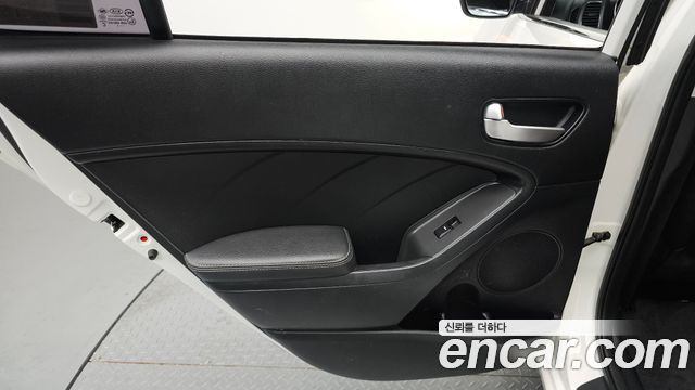 Kia K3 2017 — photo 15