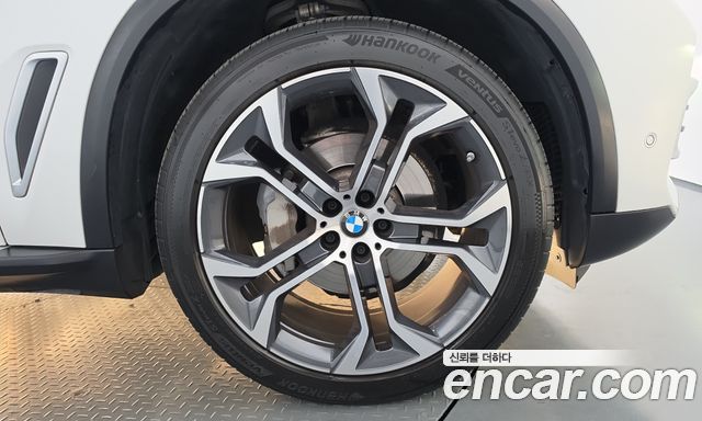 BMW X5 2022 — photo 7