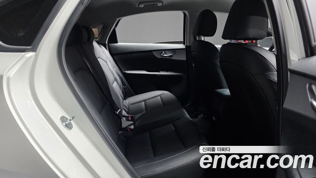Kia K3 2022 — photo 17
