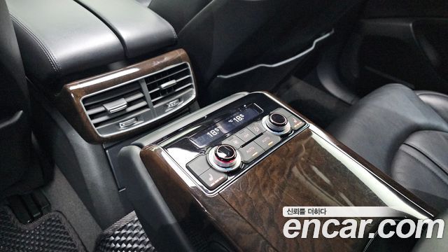 Audi A8 2015 — photo 19