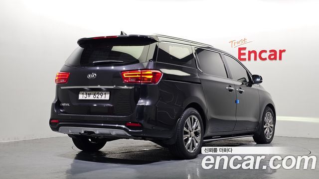 Kia Canival 2019 — photo 2