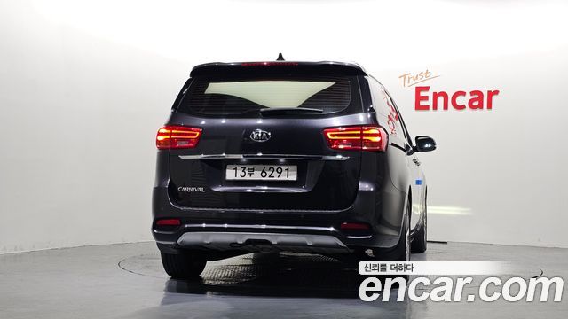 Kia Canival 2019 — photo 4