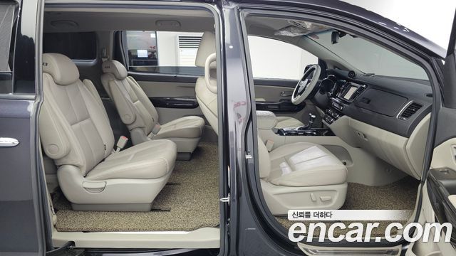 Kia Canival 2019 — photo 12