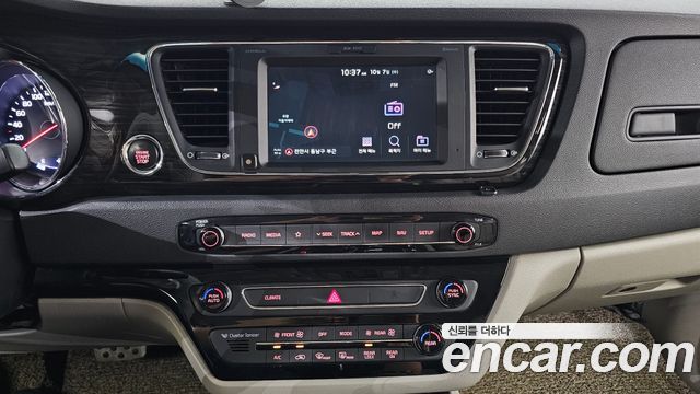 Kia Canival 2019 — photo 14