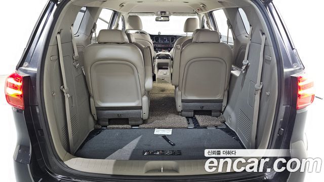 Kia Canival 2019 — photo 20