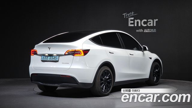 Tesla Model Y 2021 — photo 2