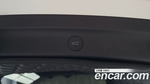 Tesla Model Y 2021 — photo 24