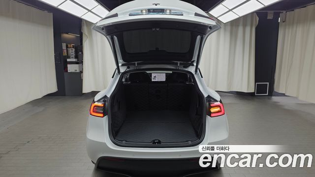 Tesla Model Y 2021 — photo 25
