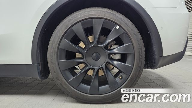 Tesla Model Y 2021 — photo 7