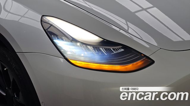 Tesla Model Y 2021 — photo 8