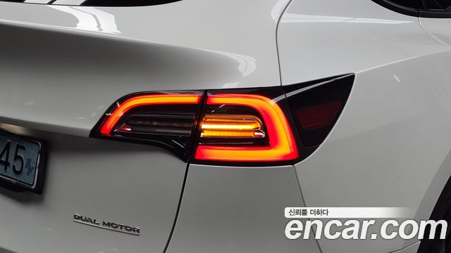 Tesla Model Y 2021 — photo 9