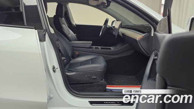 Tesla Model Y 2021 — photo 16