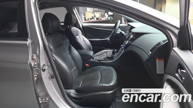 Hyundai Sonata 2012 — photo 11
