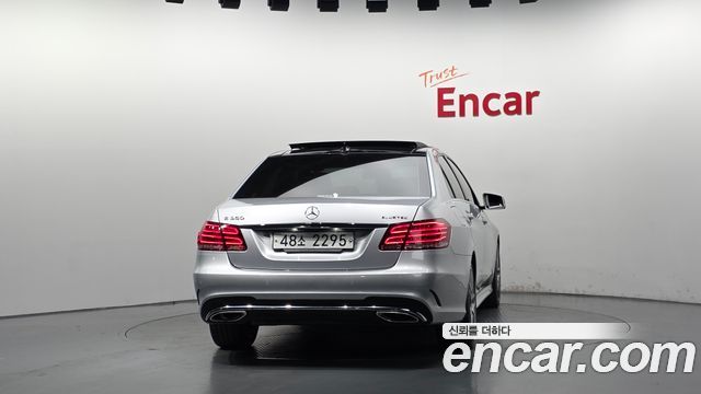 Mercedes-Benz E-Class 2015 — photo 4