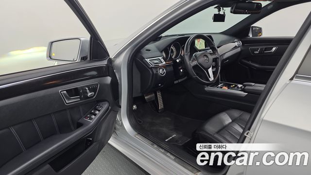 Mercedes-Benz E-Class 2015 — photo 10