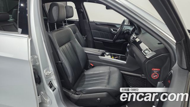 Mercedes-Benz E-Class 2015 — photo 12
