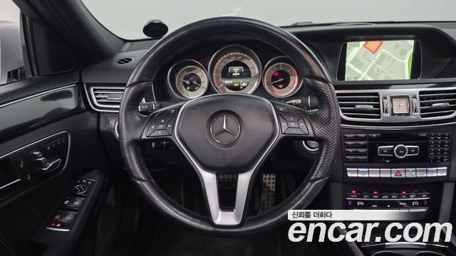 Mercedes-Benz E-Class 2015 — photo 13