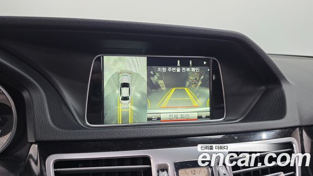 Mercedes-Benz E-Class 2015 — photo 17