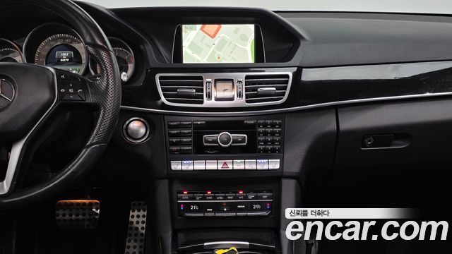 Mercedes-Benz E-Class 2015 — photo 19