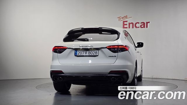 Maserati Levante 2023 — photo 4