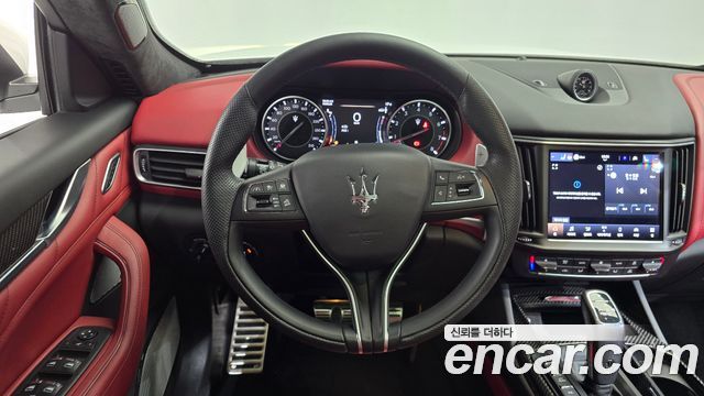 Maserati Levante 2023 — photo 18