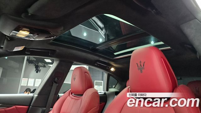 Maserati Levante 2023 — photo 21