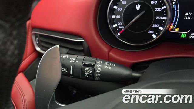 Maserati Levante 2023 — photo 25