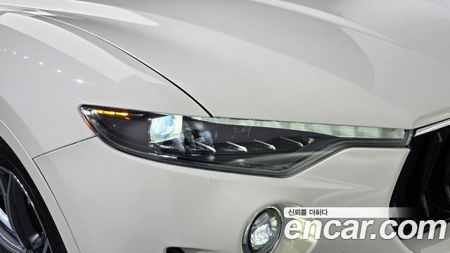 Maserati Levante 2023 — photo 8