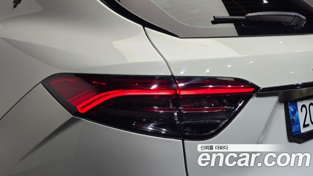 Maserati Levante 2023 — photo 9