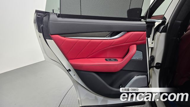 Maserati Levante 2023 — photo 15