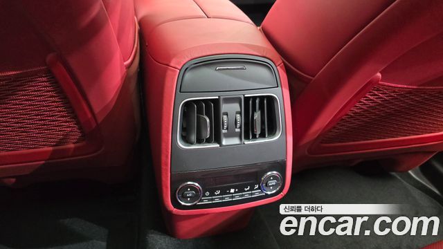 Maserati Levante 2023 — photo 31