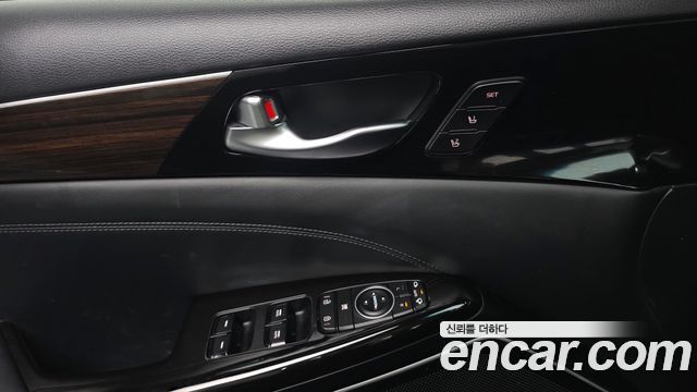 Kia K7 2019 — photo 25
