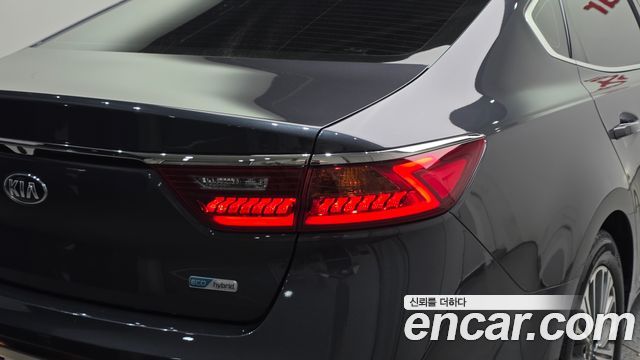 Kia K7 2019 — photo 9