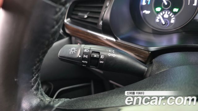 Kia K7 2019 — photo 28