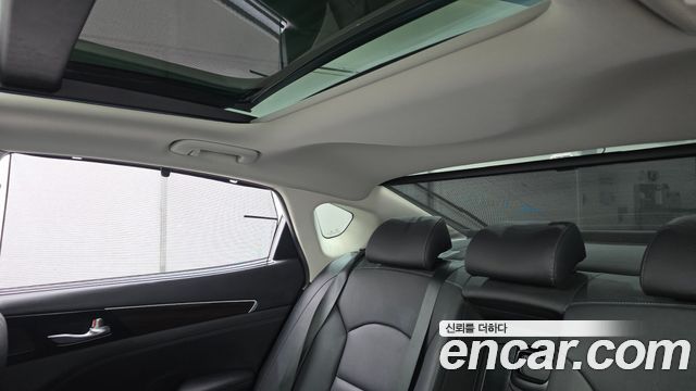 Kia K7 2019 — photo 31