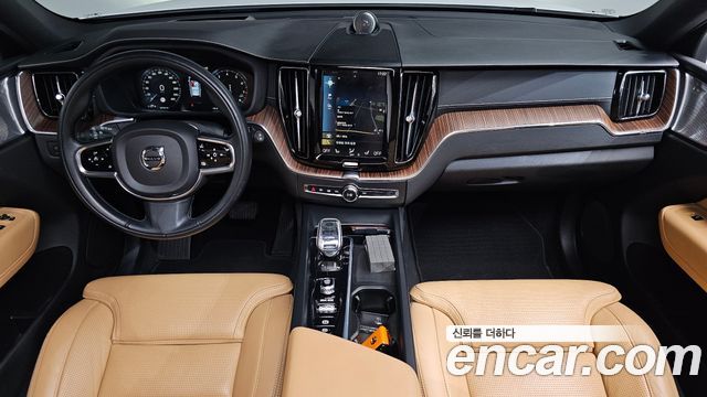 Volvo XC60 2021 — photo 10