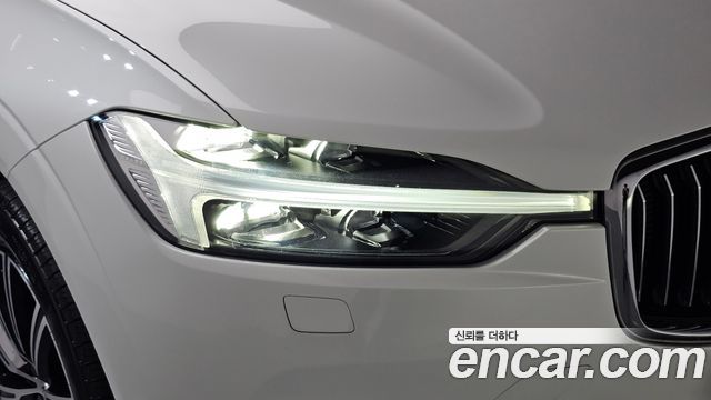 Volvo XC60 2021 — photo 8