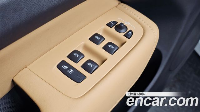 Volvo XC60 2021 — photo 31
