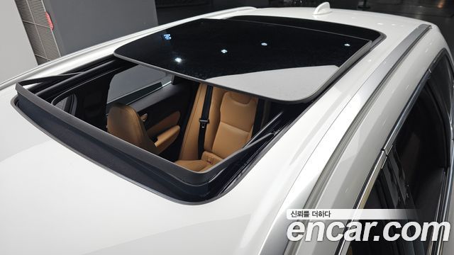 Volvo XC60 2021 — photo 33
