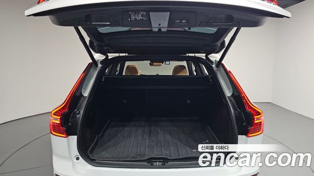 Volvo XC60 2021 — photo 34