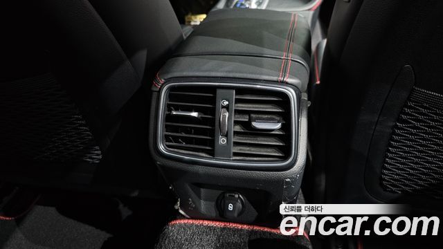 Genesis G70 2022 — photo 37