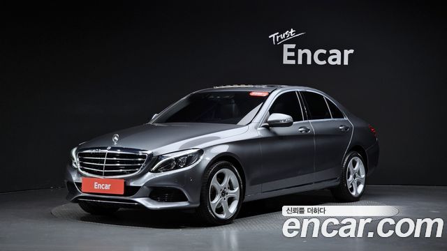 Mercedes-Benz C-Class 2018 — photo 35