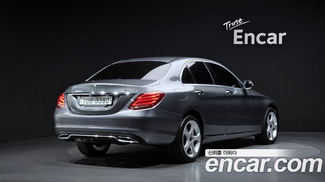 Mercedes-Benz C-Class 2018 — photo 2